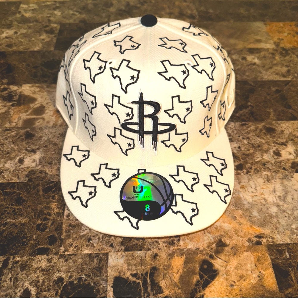 Men’s White and Black Patterned  Houston Rocket 🚀 Cap/Hat size 8. Texas